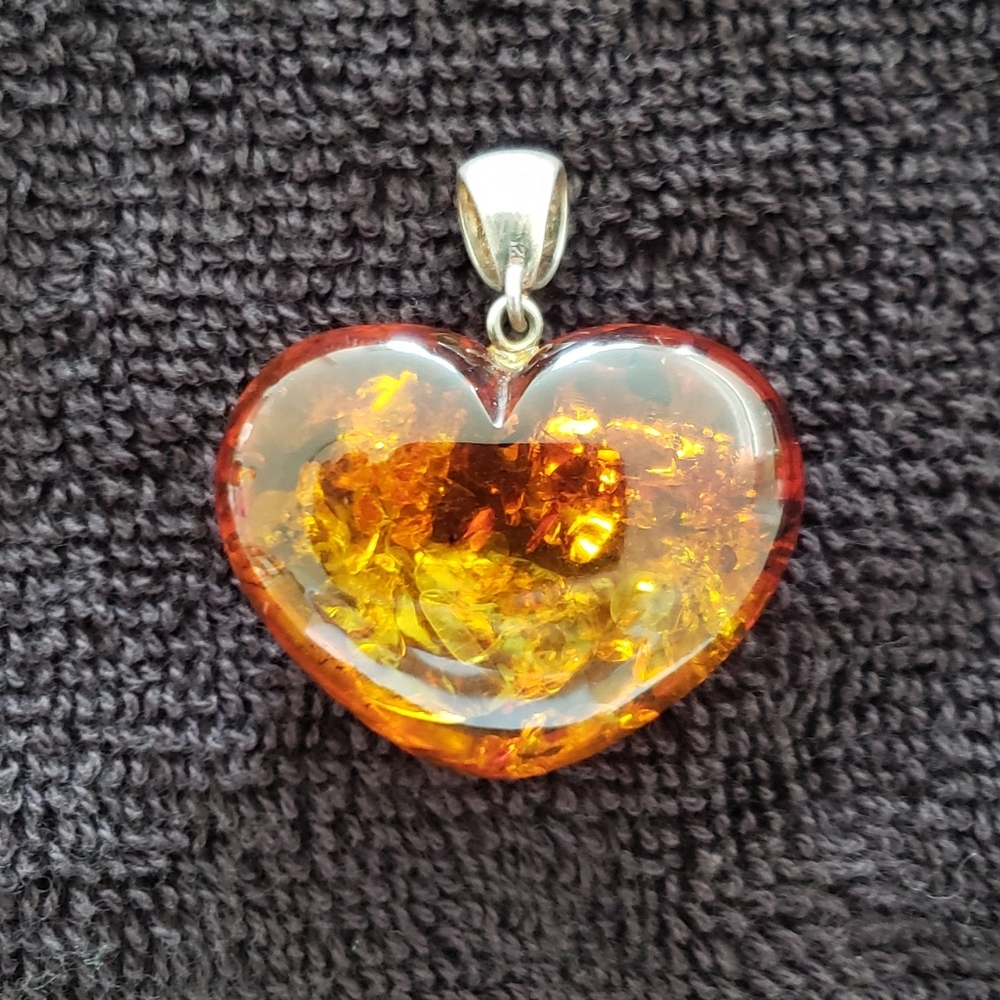 Heart Shaped Amber Silver Pendand